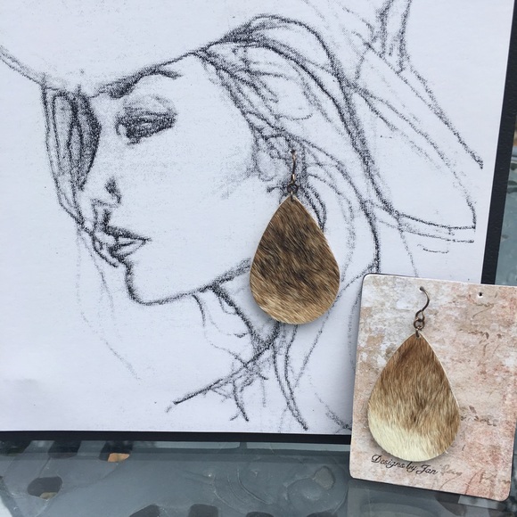 Designs by Jan Jewelry - Earrings /Leather 100% Cowhide with hair